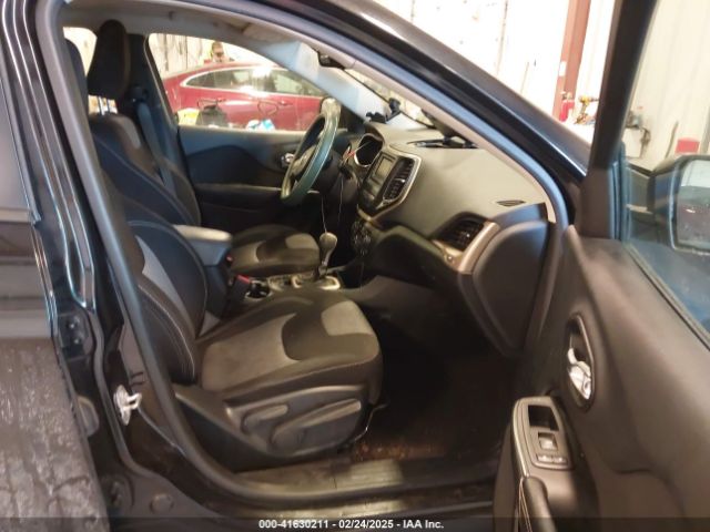 1C4PJLAB1EW148725 Jeep Cherokee Sport