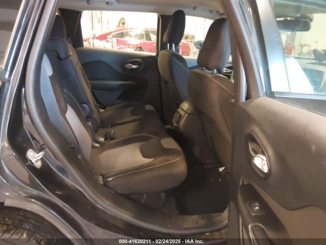 1C4PJLAB1EW148725 Jeep Cherokee Sport