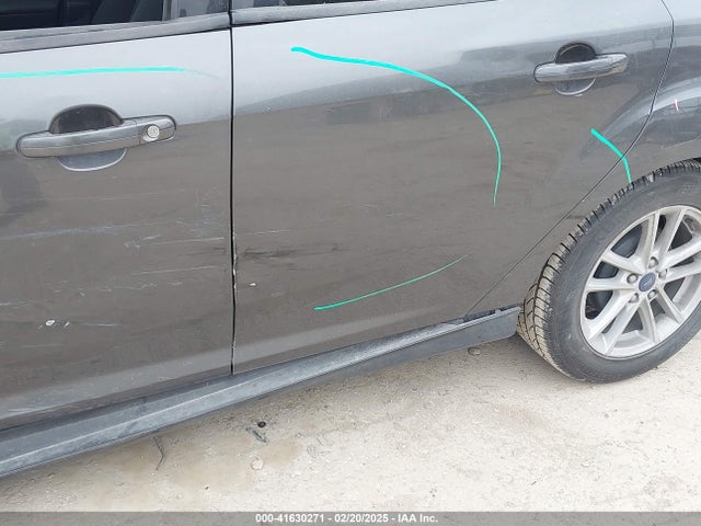 1FADP3F29JL269000 Ford FOCUS SE