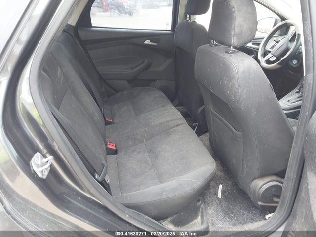 1FADP3F29JL269000 Ford FOCUS SE