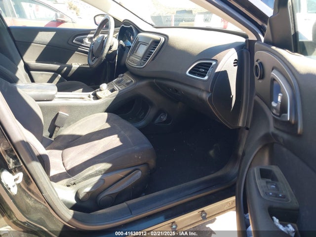 Chrysler 200 Limited 2015 1C3CCCAB4FN660435 Image 5