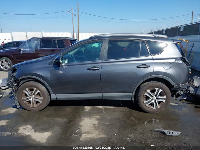 Toyota RAV4 LE 2017 2T3ZFREV9HW313442 Image 14