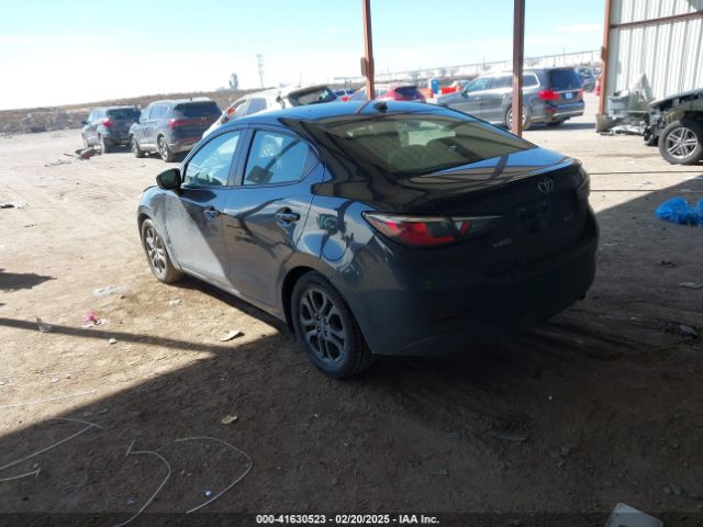 3MYDLBYV4LY716125 Toyota Yaris Xle