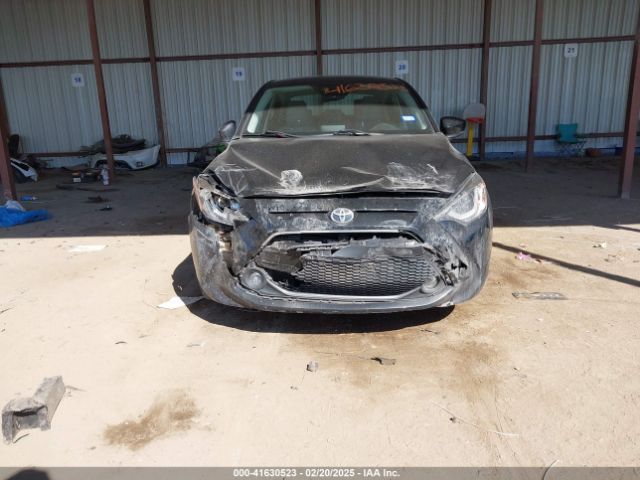 3MYDLBYV4LY716125 Toyota Yaris Xle