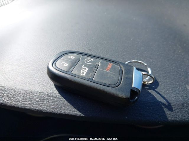1C4PJMMX5MD104749 Jeep Cherokee Latitude Lux 4x4