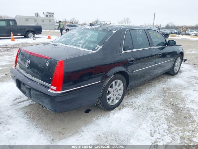 2011 CADILLAC DTS 1G6KH5E62BU141842 Photo 3