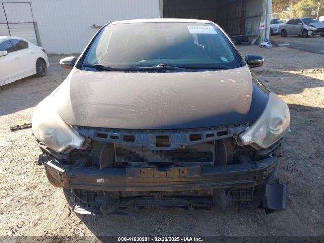 KNAFX6A80G5597822 KIA Forte Koup Ex