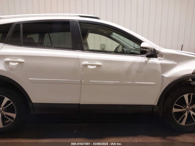 JTMRFREVXGJ099560 Toyota Rav4 Xle