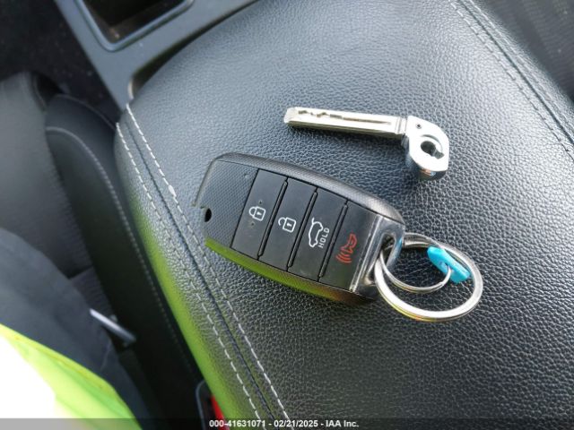 KNDPMCAC7L7835859 KIA Sportage Lx