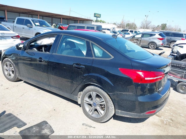 Ford FOCUS SE 2017 1FADP3FEXHL285100 Image 3