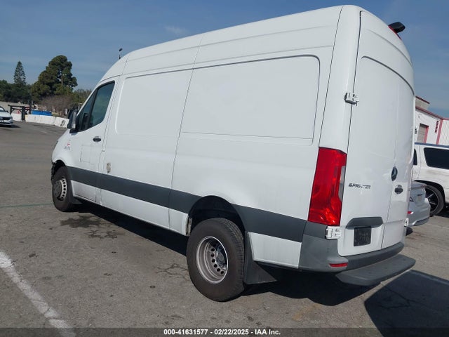 W1Y5DBHY1NT087666 Mercedes-Benz om651