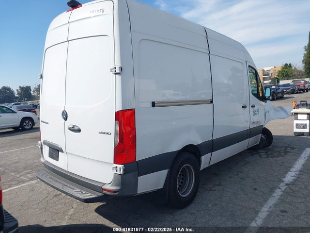 W1Y5DBHY1NT087666 Mercedes-Benz om651
