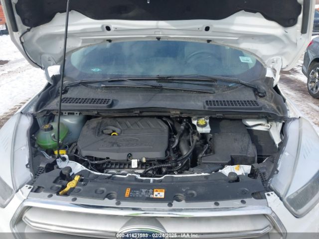 1FMCU0GD1JUC48757 Ford ESCAPE SE
