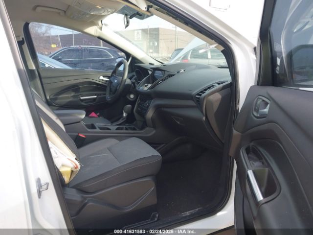 1FMCU0GD1JUC48757 Ford ESCAPE SE