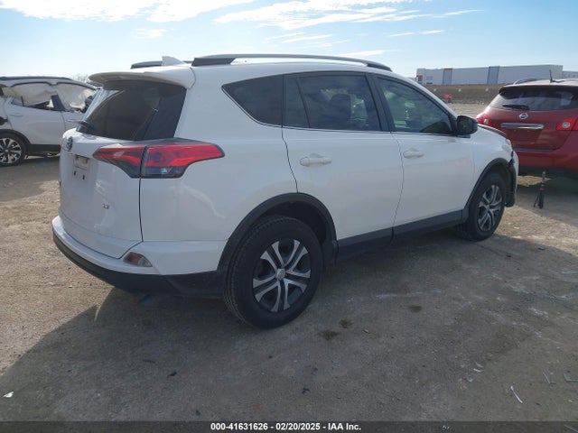 JTMZFREV2HJ713759 Toyota RAV4 LE