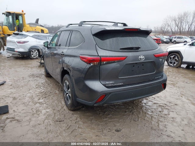 5TDGZRBH4NS251555 Toyota Highlander Xle