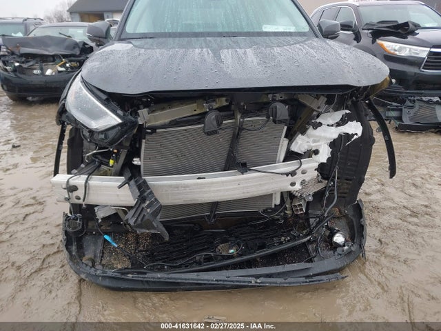 5TDGZRBH4NS251555 Toyota Highlander Xle