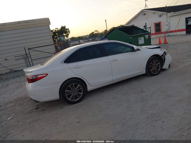 4T1BF1FK4HU742889 Toyota CAMRY SE
