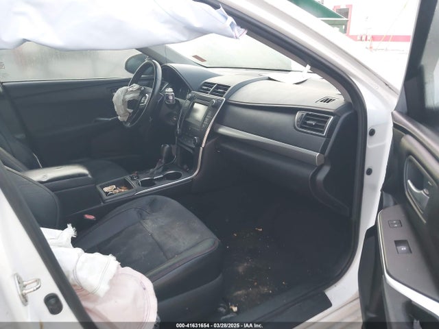 4T1BF1FK4HU742889 Toyota CAMRY SE