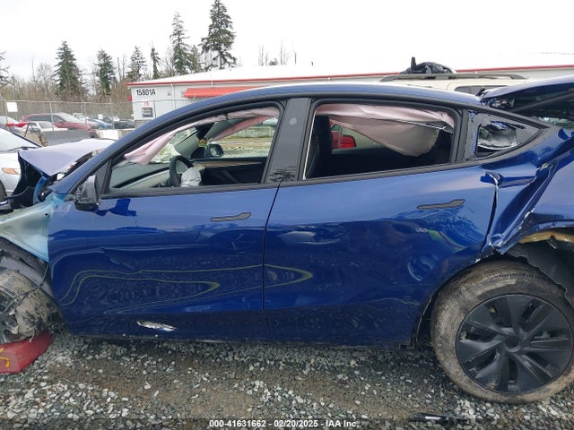 7SAYGDEE5RF163688 Tesla Model Y