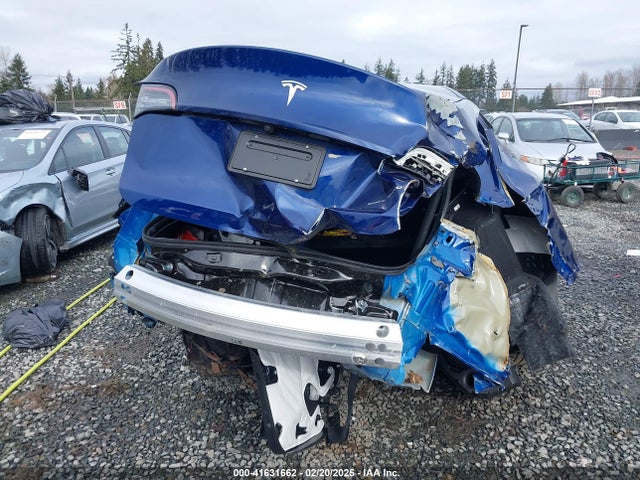 7SAYGDEE5RF163688 Tesla Model Y