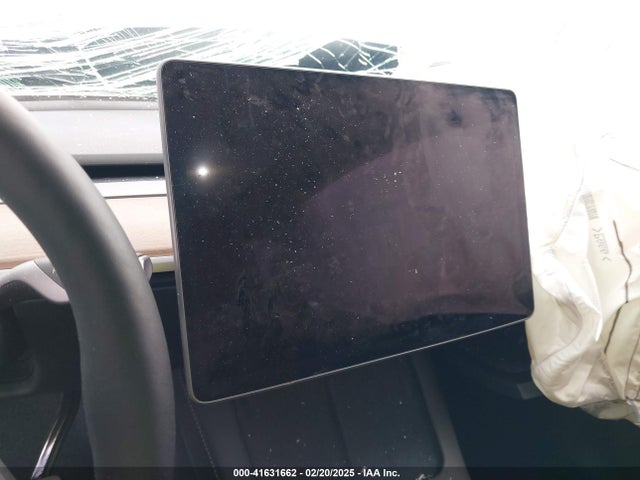 7SAYGDEE5RF163688 Tesla Model Y