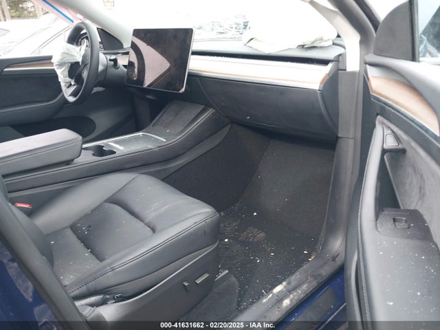 2024 TESLA MODEL Y 7SAYGDEE5RF163688 Photo 4