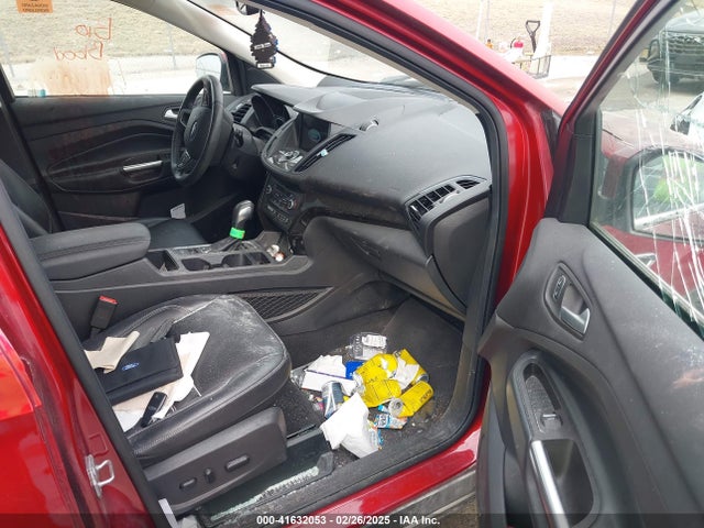 1FMCU9J9XKUC37122 Ford Escape Titanium