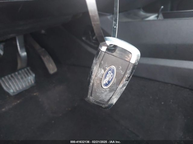 3FA6P0LU2KR261823 Ford Fusion Hybrid Se