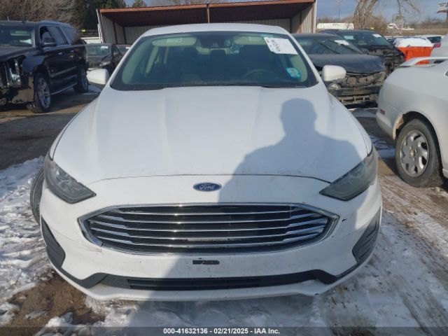 3FA6P0LU2KR261823 Ford Fusion Hybrid Se