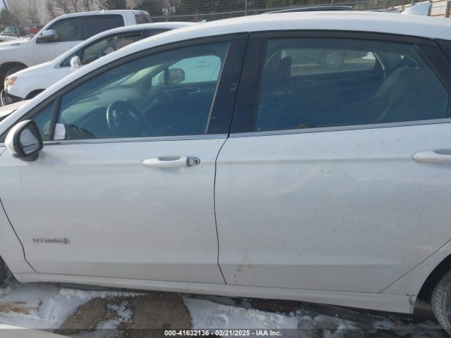 3FA6P0LU2KR261823 Ford Fusion Hybrid Se