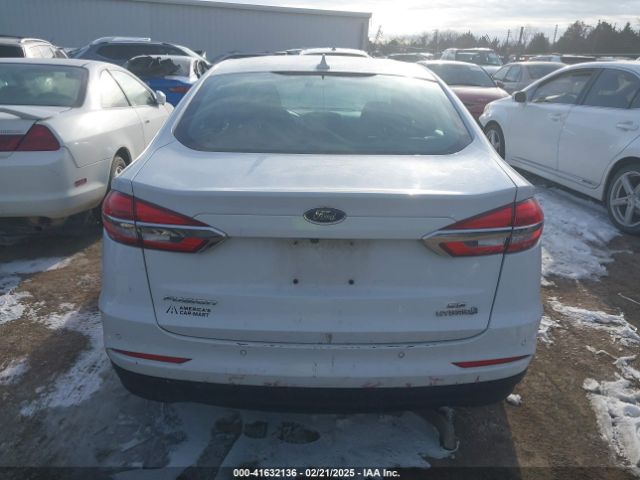 3FA6P0LU2KR261823 Ford Fusion Hybrid Se