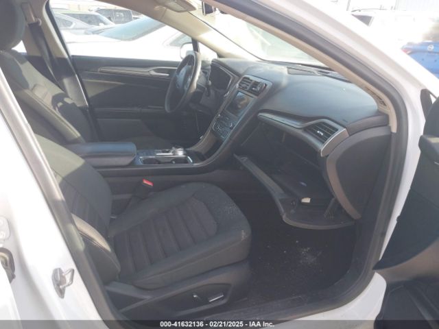 3FA6P0LU2KR261823 Ford Fusion Hybrid Se