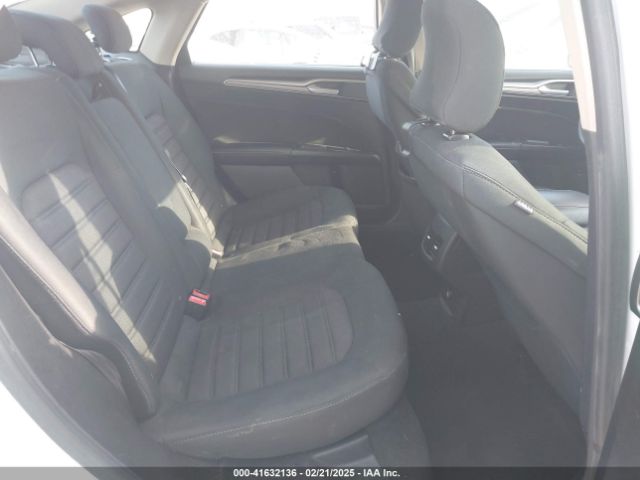 3FA6P0LU2KR261823 Ford Fusion Hybrid Se