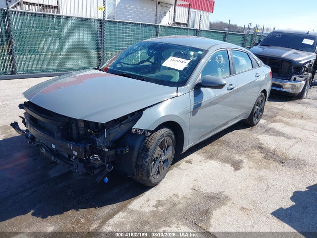 KMHLM4AG7MU105570 Hyundai ELANTRA SEL