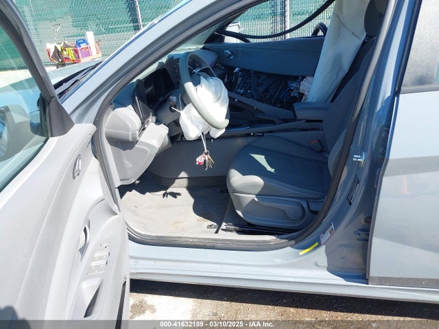 KMHLM4AG7MU105570 Hyundai ELANTRA SEL