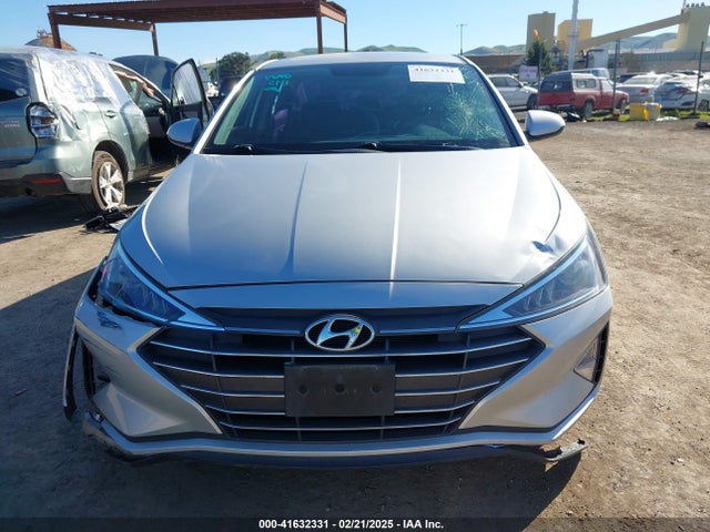 Hyundai ELANTRA SE 2019 5NPD74LF0KH483497 Image 12