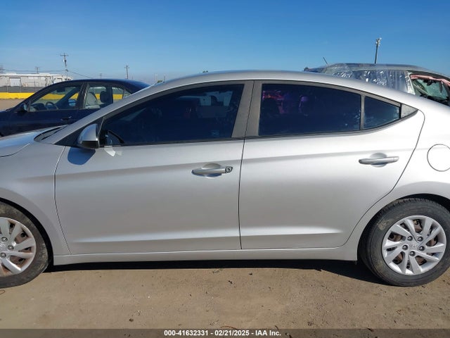 Hyundai ELANTRA SE 2019 5NPD74LF0KH483497 Image 14