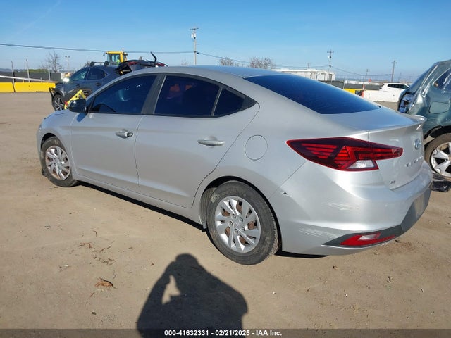 Hyundai ELANTRA SE 2019 5NPD74LF0KH483497 Image 3