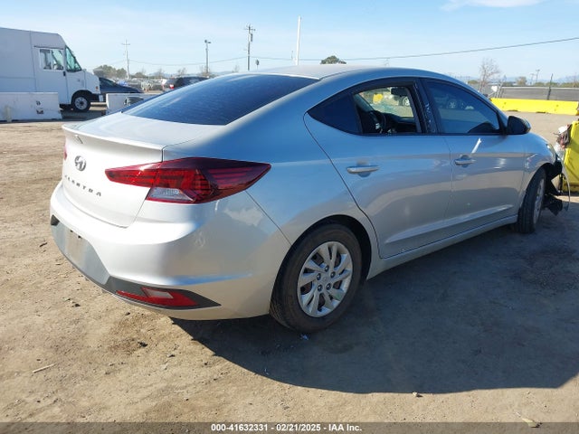Hyundai ELANTRA SE 2019 5NPD74LF0KH483497 Image 4