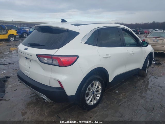1FMCU0G63NUB81456 Ford ESCAPE SE