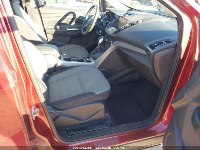1FMCU9G96FUB72704 Ford ESCAPE SE