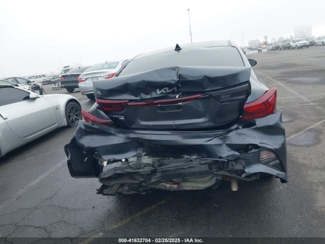 3KPF24AD9NE463704 KIA FORTE FE