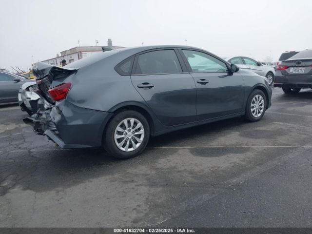 3KPF24AD9NE463704 KIA FORTE FE