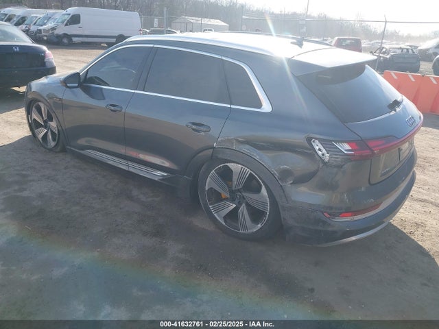 2019 AUDI E-TRON WA1VAAGE1KB006854 Photo 2