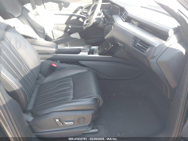 2019 AUDI E-TRON WA1VAAGE1KB006854 Photo 4