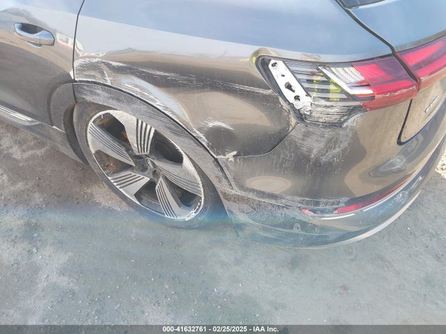 2019 AUDI E-TRON WA1VAAGE1KB006854 Photo 5