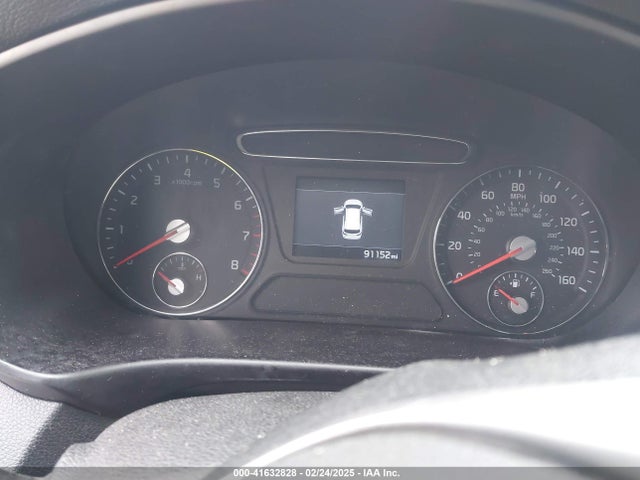 5XYPGDA32KG543132 KIA Sorento 2.4l Lx