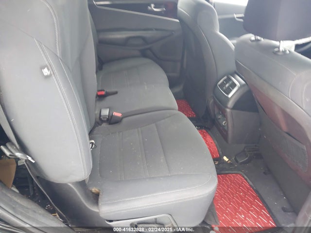 5XYPGDA32KG543132 KIA Sorento 2.4l Lx