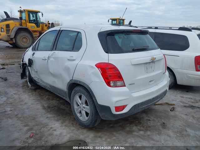 Chevrolet TRAX LS 2019 3GNCJKSB2KL370576 Image 3